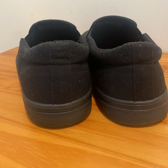 Men's Clinton Slip On Shoes - Picture 4 of 7